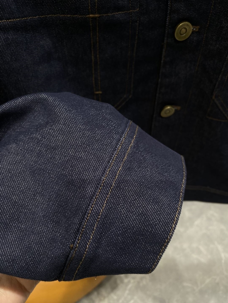Pra*a outwear
